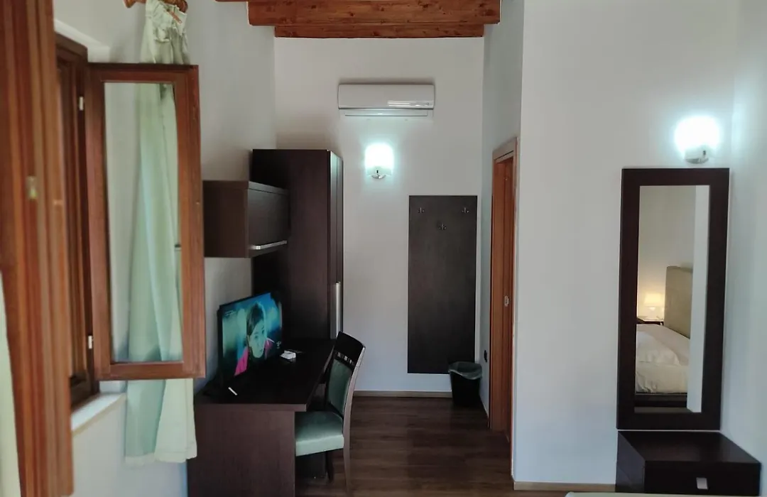 Maglioferro Residence-1